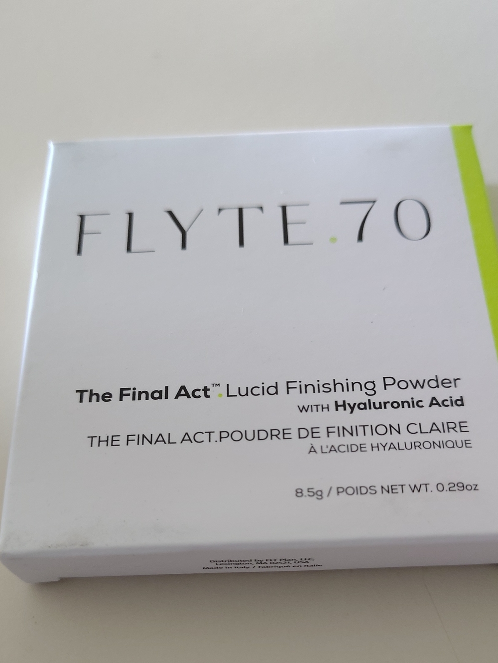 The Final Act Lucid Finishing Powder — White